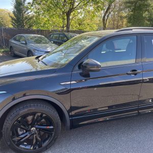 VOLKSWAGEN TIGUAN SE R-LINE BLACK 4MOTION - 2