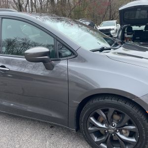 CHRYSLER PACIFICA TOURING - 9