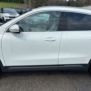 MERCEDES-BENZ GLA - 4