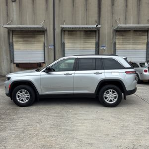 صورة 3 لـ 2024 JEEP GRAND CHEROKEE LAREDO