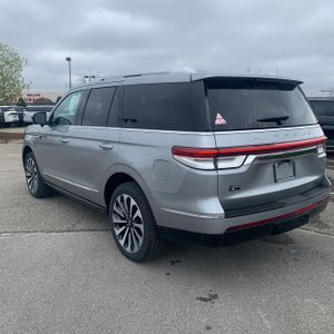 LINCOLN NAVIGATOR RESERVE - 5