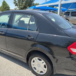 2011 Nissan VERSA 1.8S — фото 6
