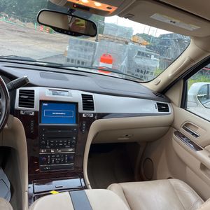 2010 Cadillac ESCALADE BASE — миниатюра 38