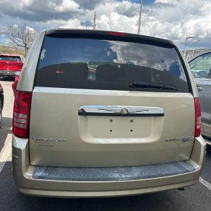 CHRYSLER TOWN AND COUNTRY TOURING - 5