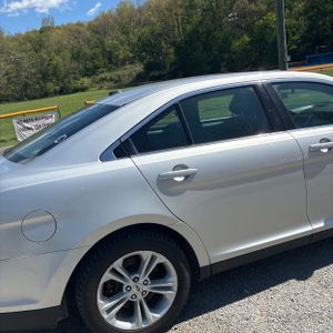 FORD TAURUS SEL - 9