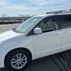 DODGE GRAND CARAVAN SXT - 2