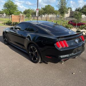 FORD MUSTANG V6 - 5