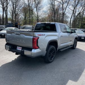 TOYOTA TUNDRA - 8