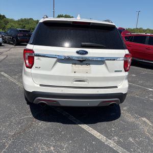 FORD EXPLORER XLT - 7