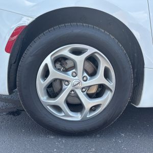 2022 Chrysler PACIFICA LIMITED — миниатюра 19