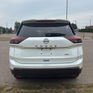 صورة 7 لـ 2025 Nissan ROGUE SV