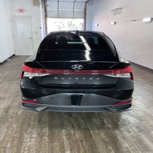 HYUNDAI ELANTRA SE - 7