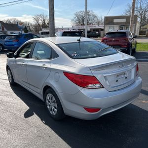 HYUNDAI ACCENT SE - 5