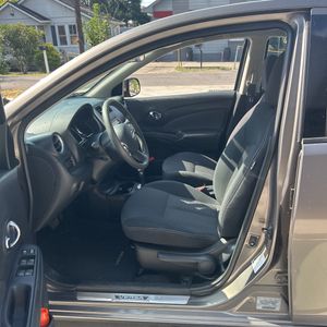 2014 Nissan VERSA SV photo 32