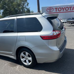 صورة 6 لـ 2019 Toyota SIENNA LE 8-PASSENGER
