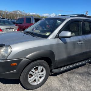 HYUNDAI TUCSON SE - 2