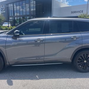 صورة 4 لـ 2023 Toyota HIGHLANDER XSE