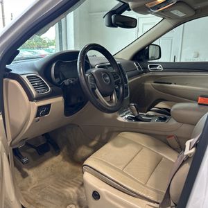 2017 JEEP GRAND CHEROKEE OVERLAND — фото 30