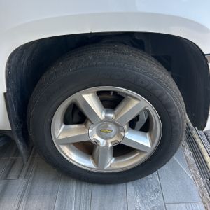 2014 Chevrolet SUBURBAN LT — миниатюра 18