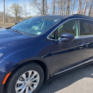 CHRYSLER PACIFICA TOURING-L - 2