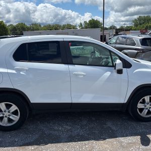2020 Chevrolet TRAX LS — миниатюра 11