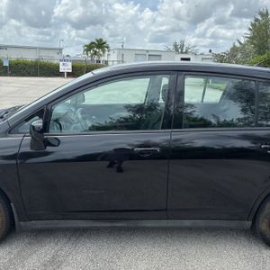 2011 Nissan VERSA 1.8S — фото 4