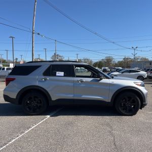FORD EXPLORER ST-LINE - 10