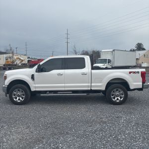 FORD F-250 SUPER DUTY LARIAT - 3