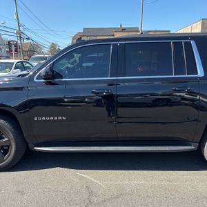 CHEVROLET SUBURBAN LT - 4