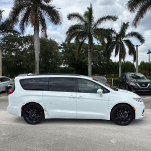 صورة 10 لـ 2022 Chrysler PACIFICA TOURING L