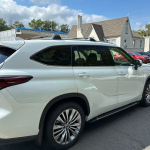 صورة 9 لـ 2024 Toyota HIGHLANDER PLATINUM