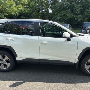 2024 Toyota RAV4 HYBRID XLE — фото 11