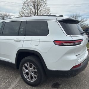 JEEP GRAND CHEROKEE L LIMITED - 6