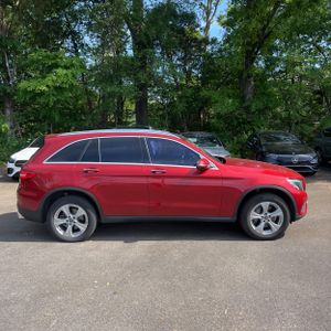 MERCEDES-BENZ GLC - 10