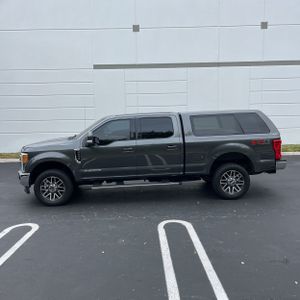 FORD F-250 SUPER DUTY LARIAT - 3