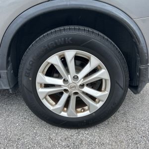 2015 Nissan ROGUE SV thumbnail 18