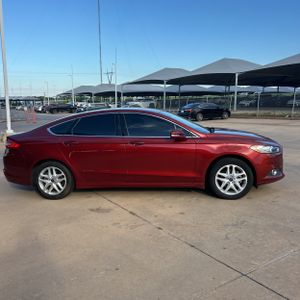 FORD FUSION SE - 10