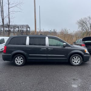 CHRYSLER TOWN & COUNTRY TOURING - 10