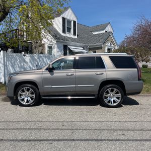 CADILLAC ESCALADE LUXURY - 3