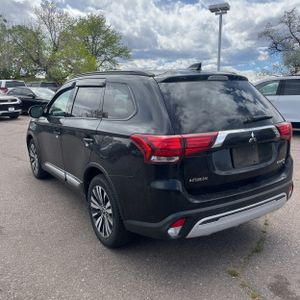 MITSUBISHI OUTLANDER SE - 5