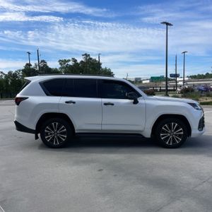 Lexus LX 600 Premium - 10