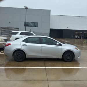 2015 Toyota COROLLA LE photo 10