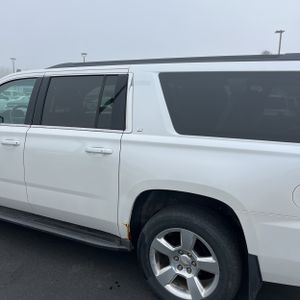 CHEVROLET SUBURBAN LT - 6