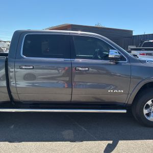 2020 RAM 1500 LARAMIE — миниатюра 11