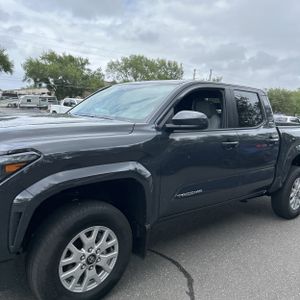 TOYOTA TACOMA SR5 - 2