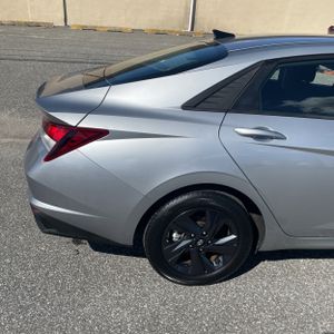 HYUNDAI ELANTRA SEL - 9