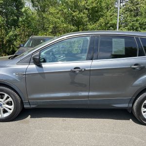 FORD ESCAPE SE - 4