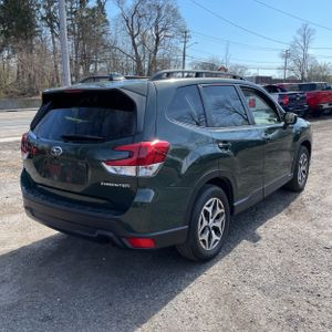 SUBARU FORESTER PREMIUM - 8