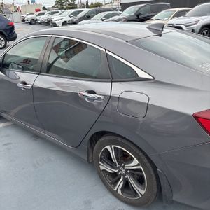 صورة 6 لـ 2016 Honda CIVIC TOURING