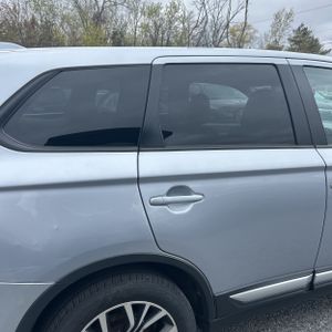 MITSUBISHI OUTLANDER ES - 9